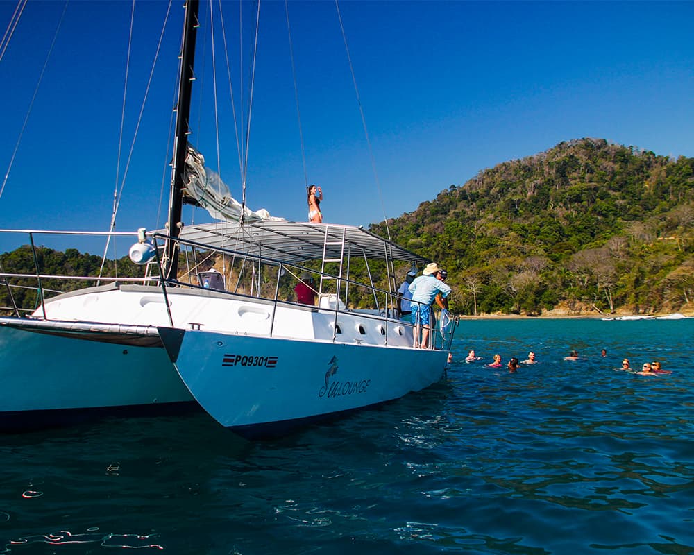 Catamaran, Playa Hermosa